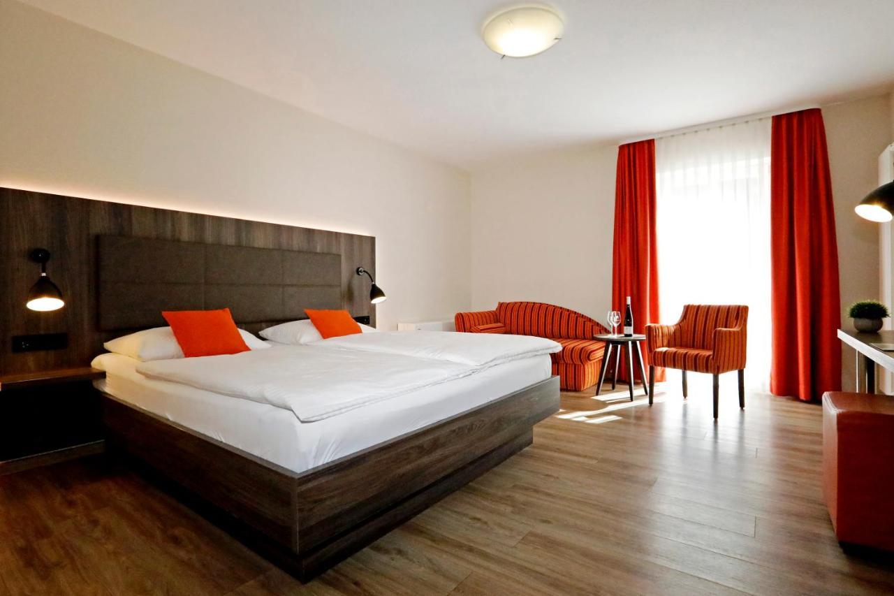 Landhotel Altes Wasserwerk Gbr Freinsheim Bagian luar foto