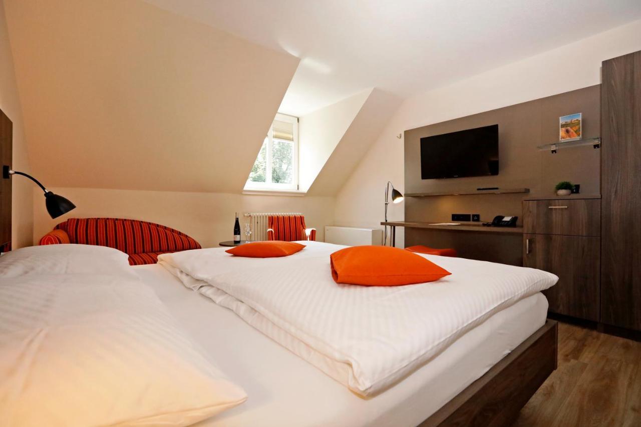 Landhotel Altes Wasserwerk Gbr Freinsheim Bagian luar foto