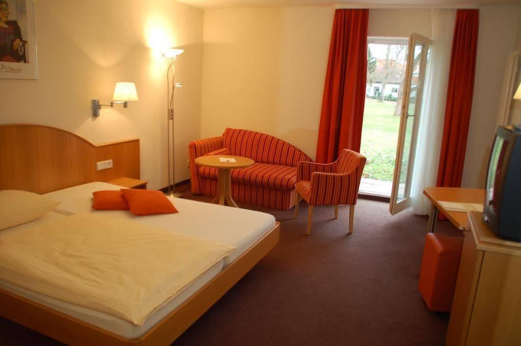 Landhotel Altes Wasserwerk Gbr Freinsheim Bagian luar foto