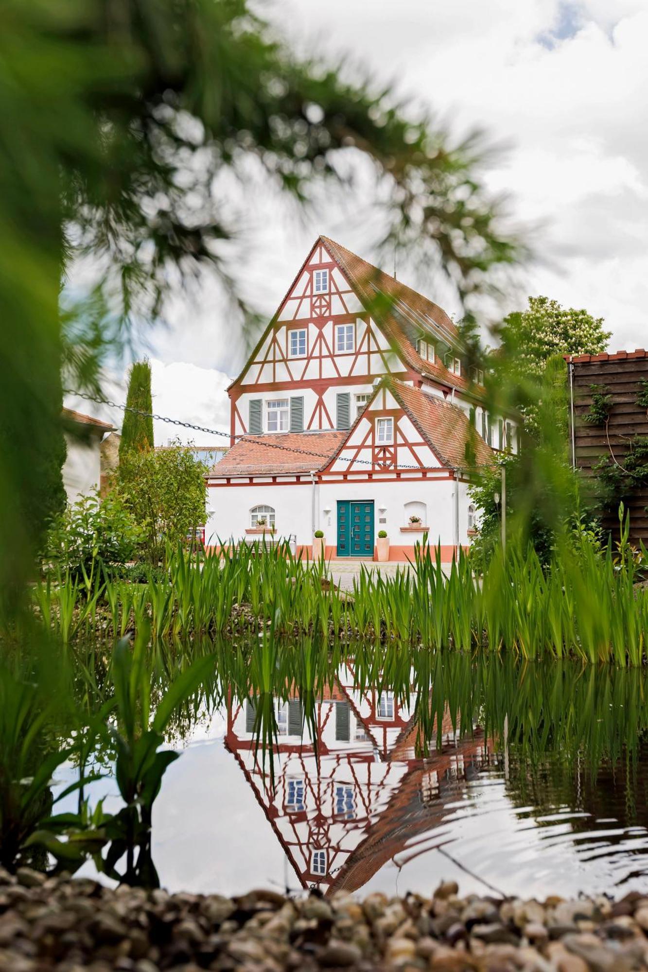 Landhotel Altes Wasserwerk Gbr Freinsheim Bagian luar foto