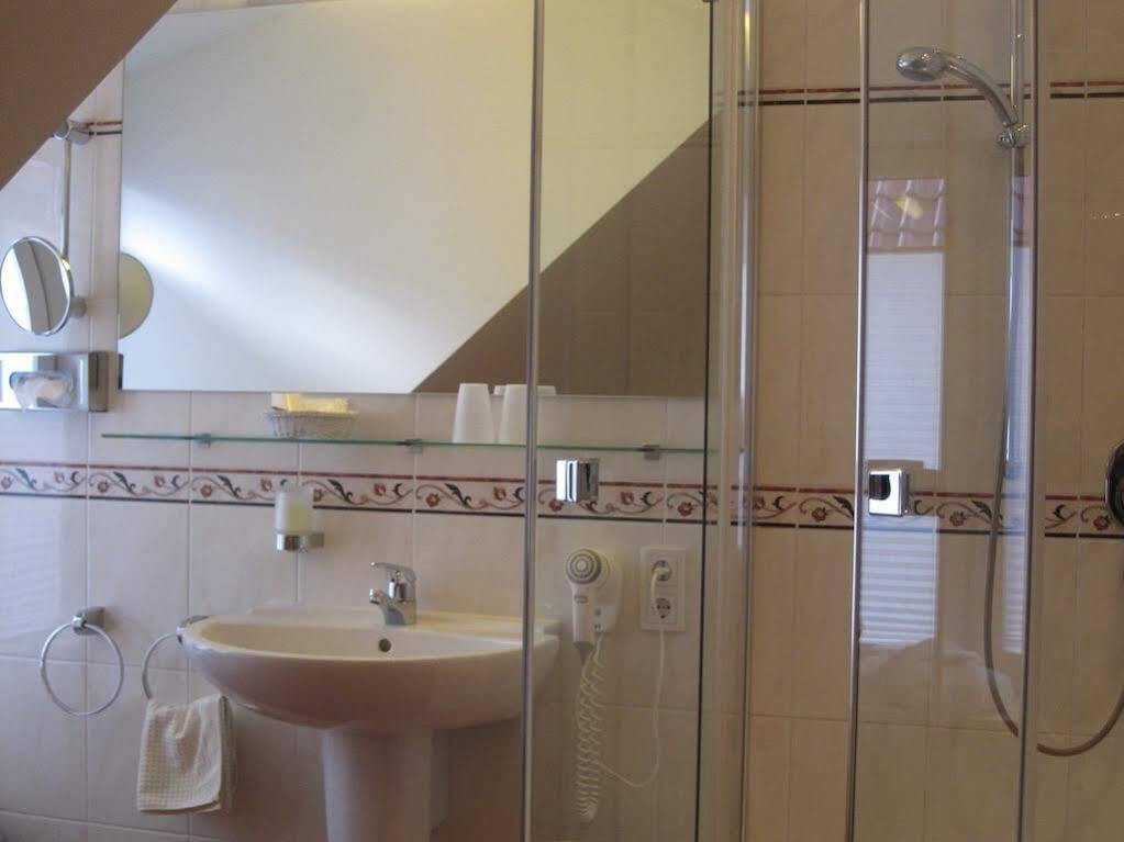 Landhotel Altes Wasserwerk Gbr Freinsheim Bagian luar foto